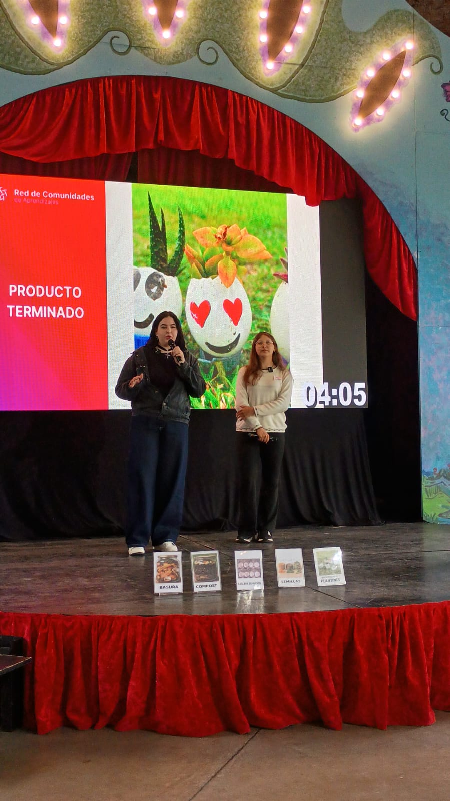 Alumnas de la EESO N.º 344 en la Feria Provincial de Proyectos